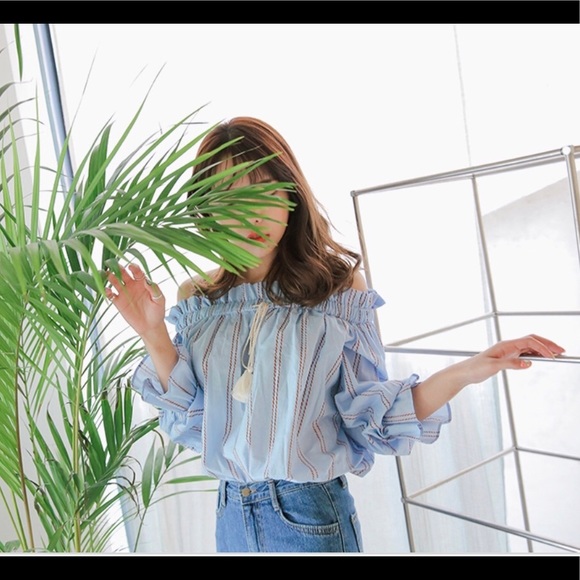 Stylenanda Drawstring Off-shoulder Blouse - Picture 4 of 7